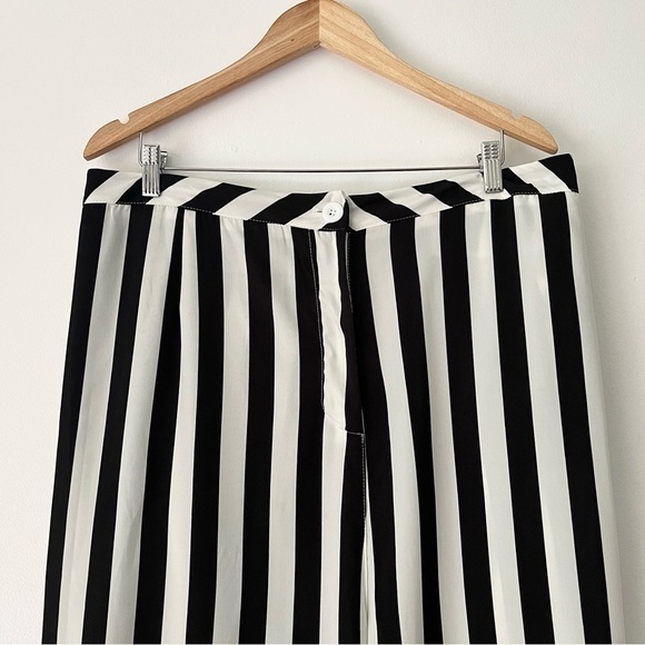 PrettyLittleThing Black & White Striped Wide Leg Pants Size 26 - Picture 4 of 11